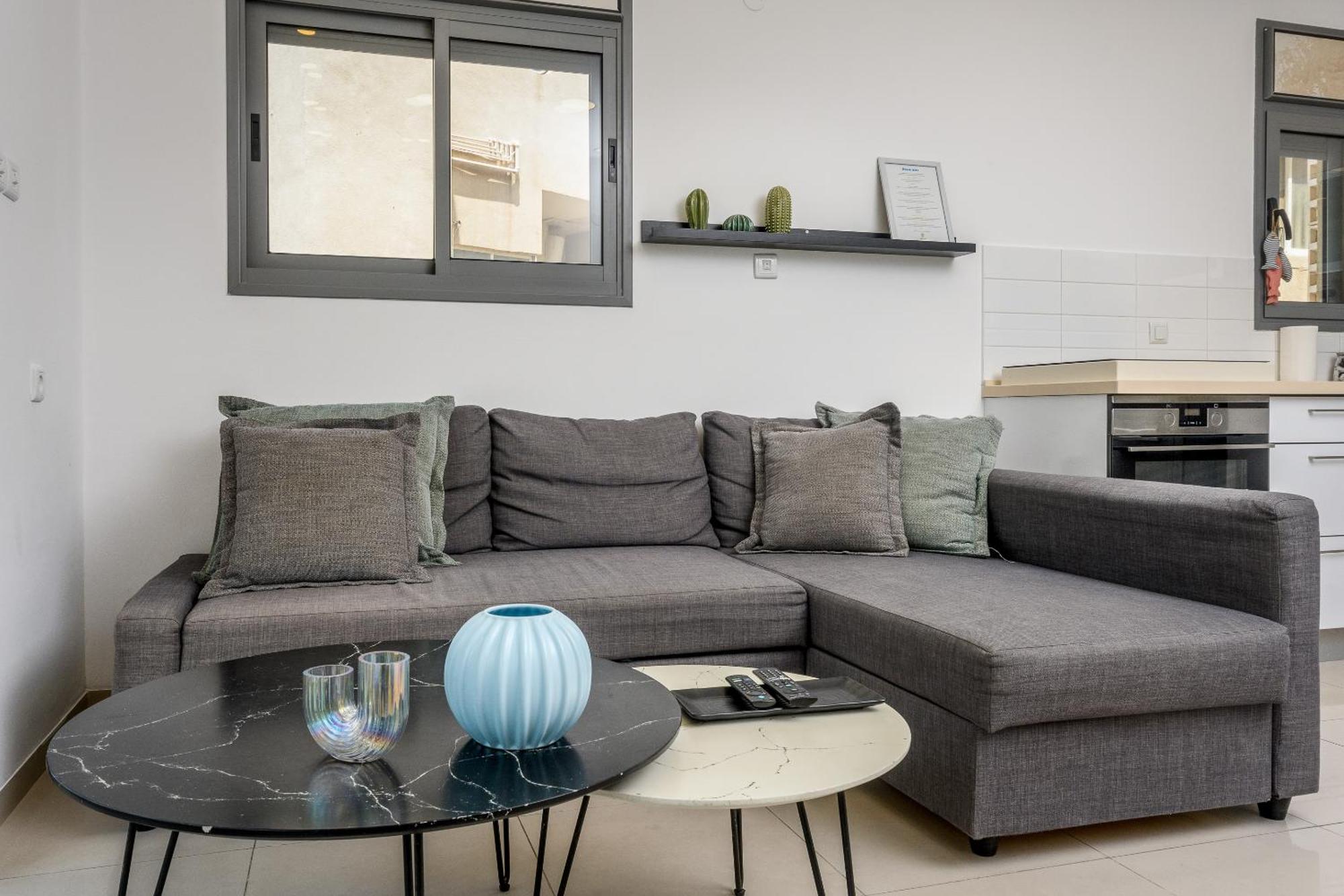 Very Nice 1 Bdr Apartment 2 Min From The Beach ! Тель-Авив Экстерьер фото