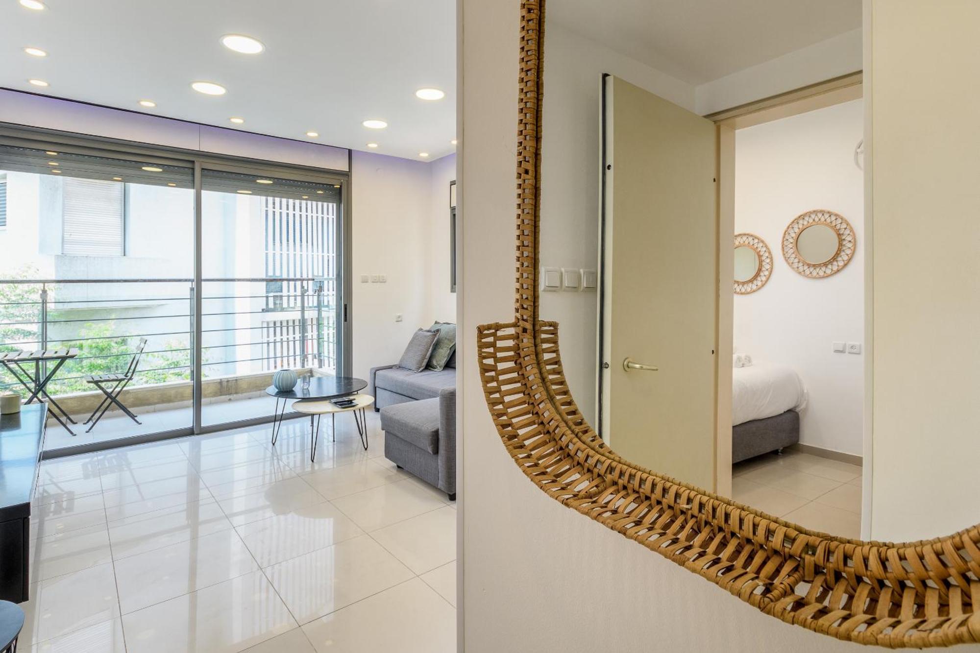 Very Nice 1 Bdr Apartment 2 Min From The Beach ! Тель-Авив Экстерьер фото