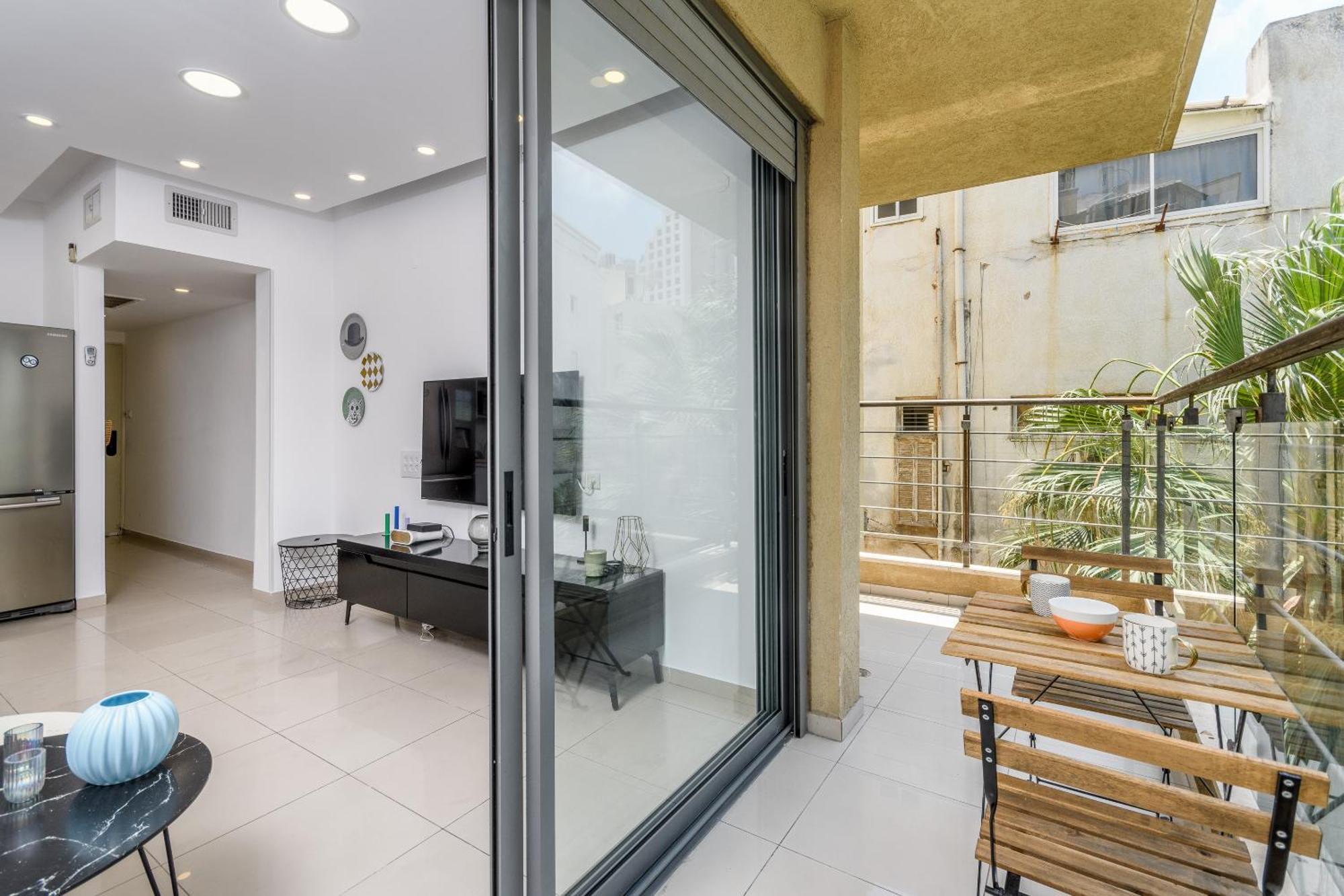 Very Nice 1 Bdr Apartment 2 Min From The Beach ! Тель-Авив Экстерьер фото